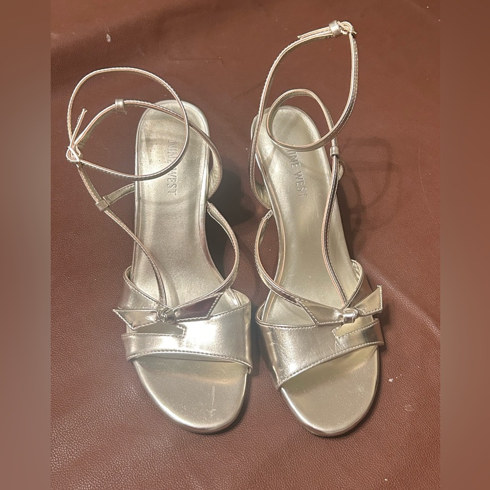 New Nine West Metallic Gold Strappy Bow Heels Sandals -Women 9-Wrap around Ankle